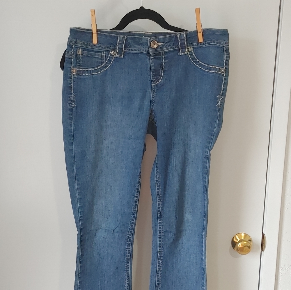 Womens pull on jeans.  INC brand, size medium. Excellent condition.